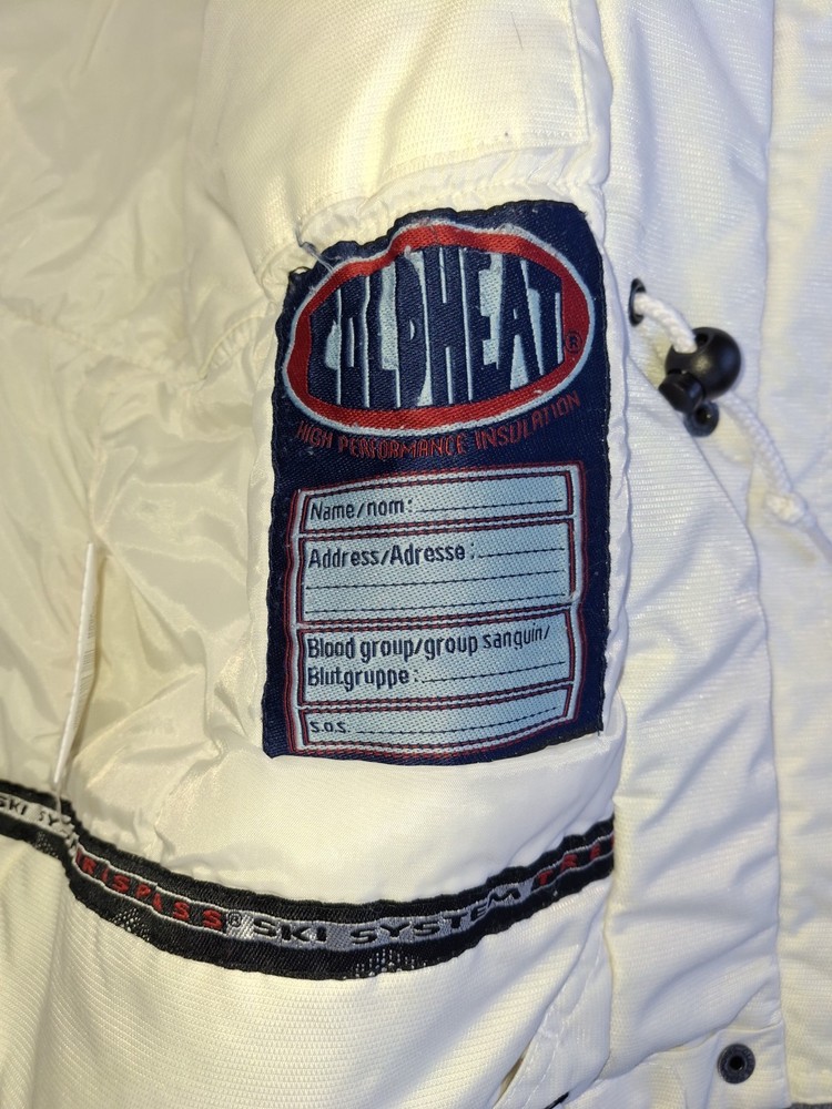 Trespass Size M Ski Jacket. Ski Snow System. High Performance Insulation.