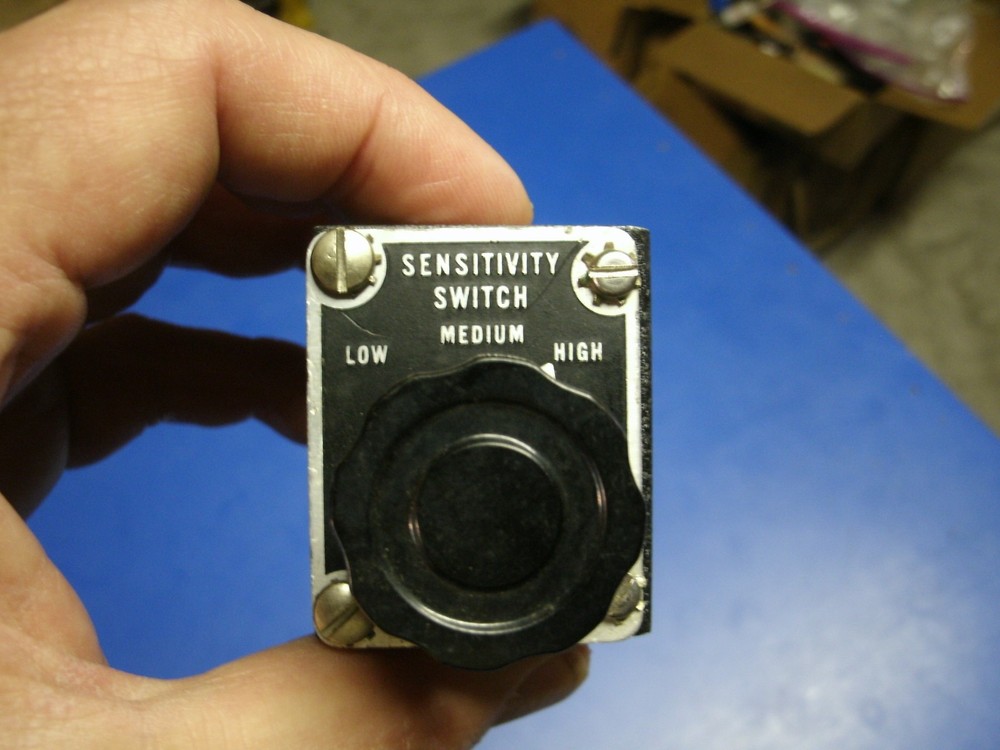 US  AIRCRAFT SENSITIVITY SWITCH