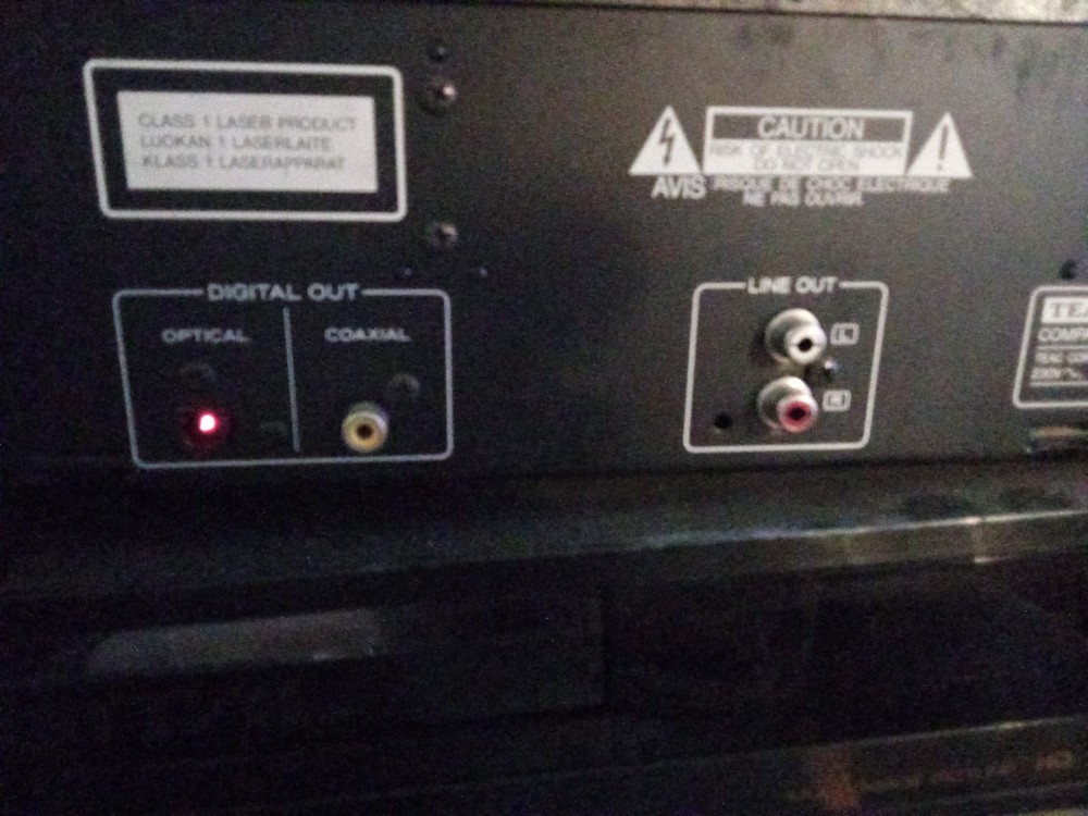 TEAC PD-D2610 COMPACT DISK PLAYER