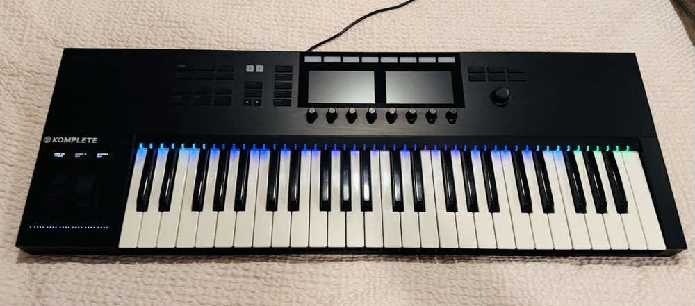 Native Instrument S49 MK2 “Komplete Kontrol” Keyboard Controller