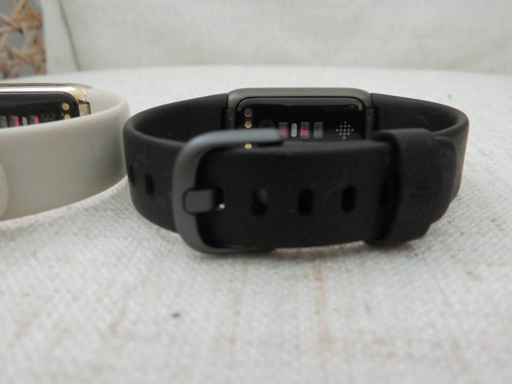 Fit Bit Luxe Smart Tracker