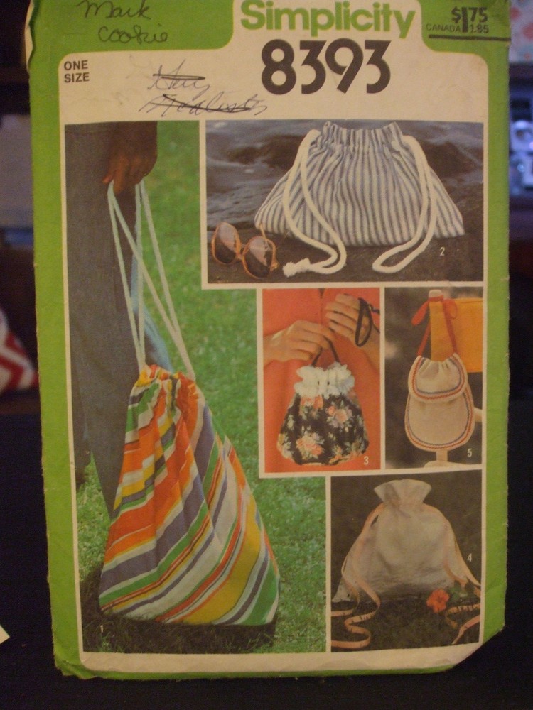Simplicity 8393 Drawstring Bags Pattern