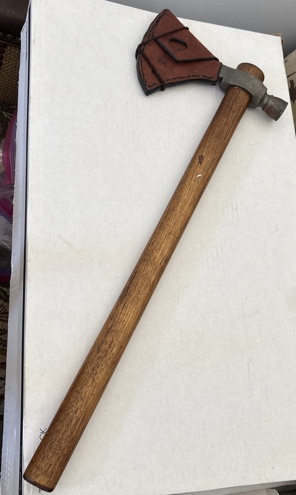Tomahawk Keyhole Type W Custom Leather Sheath 22”