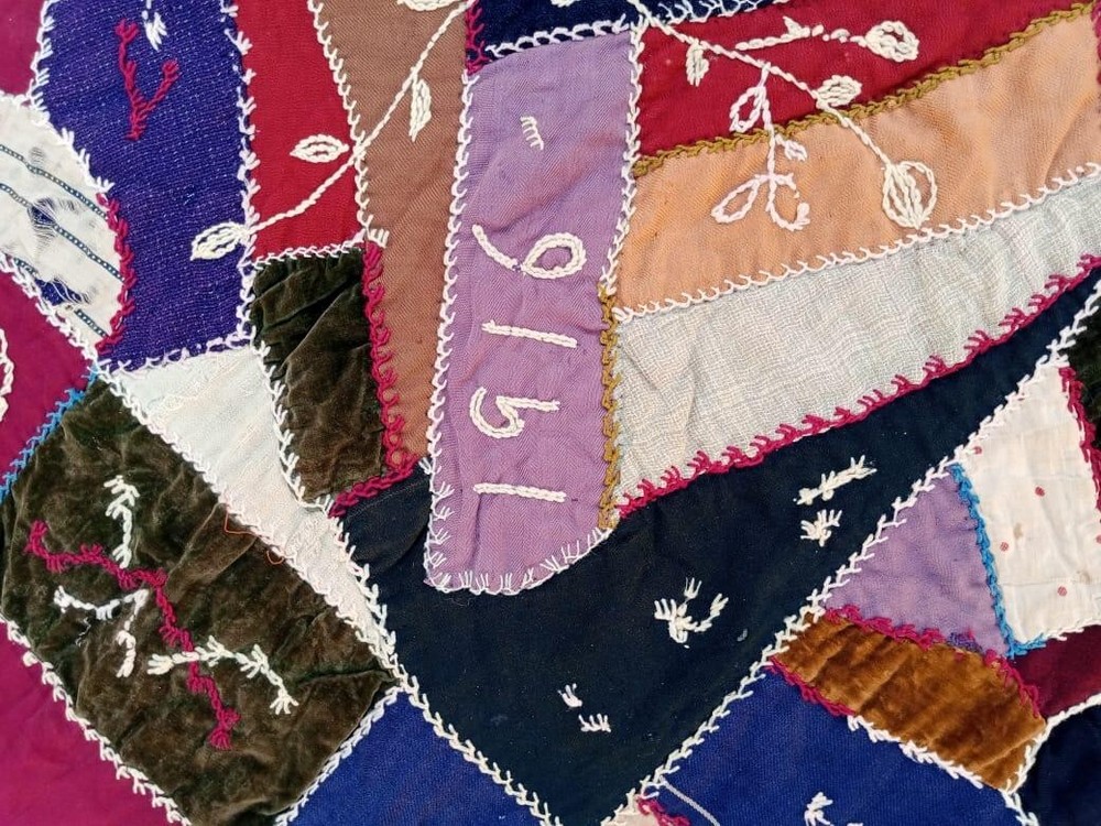 antique beautiful crazy handmade patchwork quilts it177