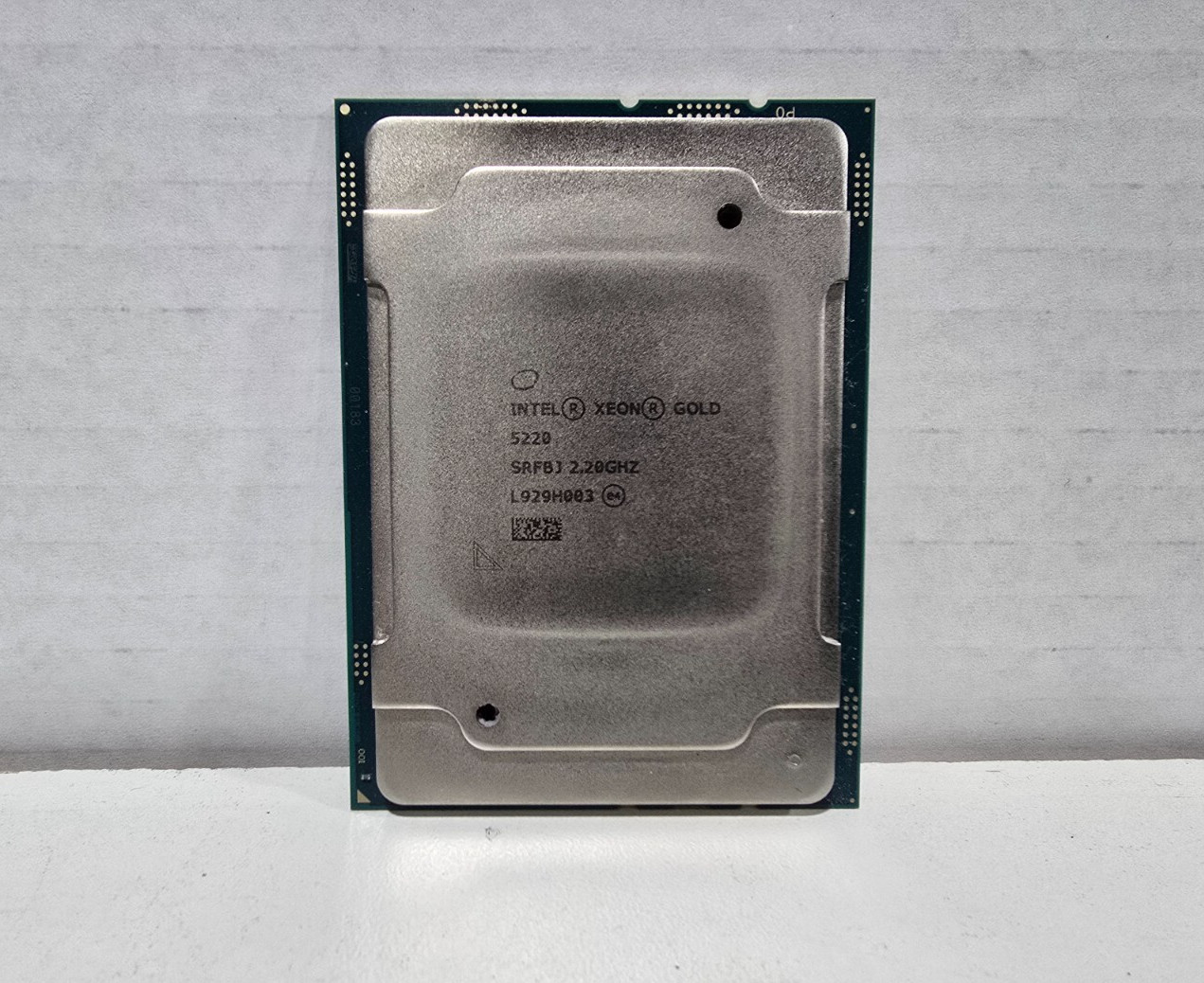 Intel Xeon Gold 5220 18 Core Server Processor CPU SRFBJ 2.2 GHz FCLGA3647