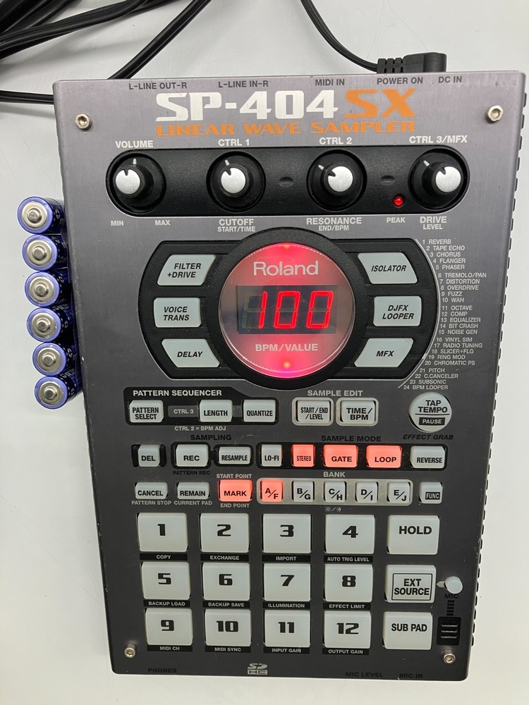 Roland SP-404SX Linear Wave Sampler 2020 w/Adapter + SD Card Working E8L2327