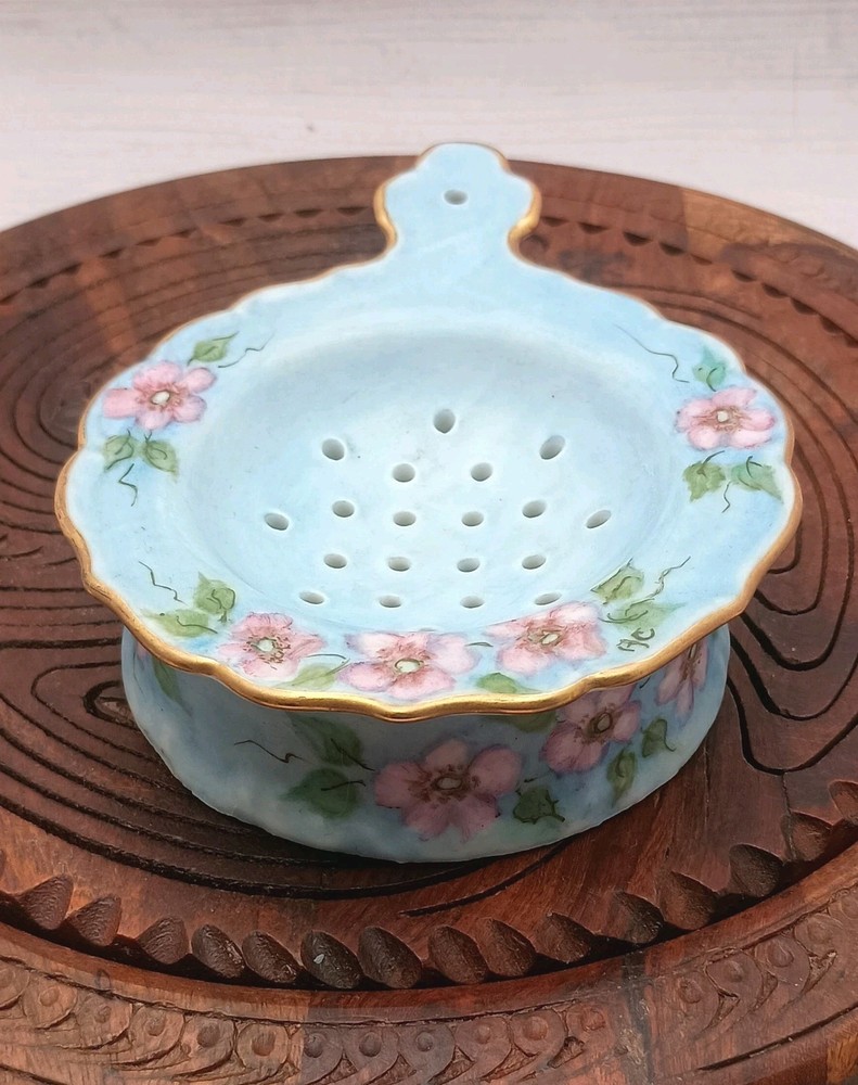 Vintage Blue And Pink Rose Tea Strainer/Diffuser. 2 Piece, Ceramic