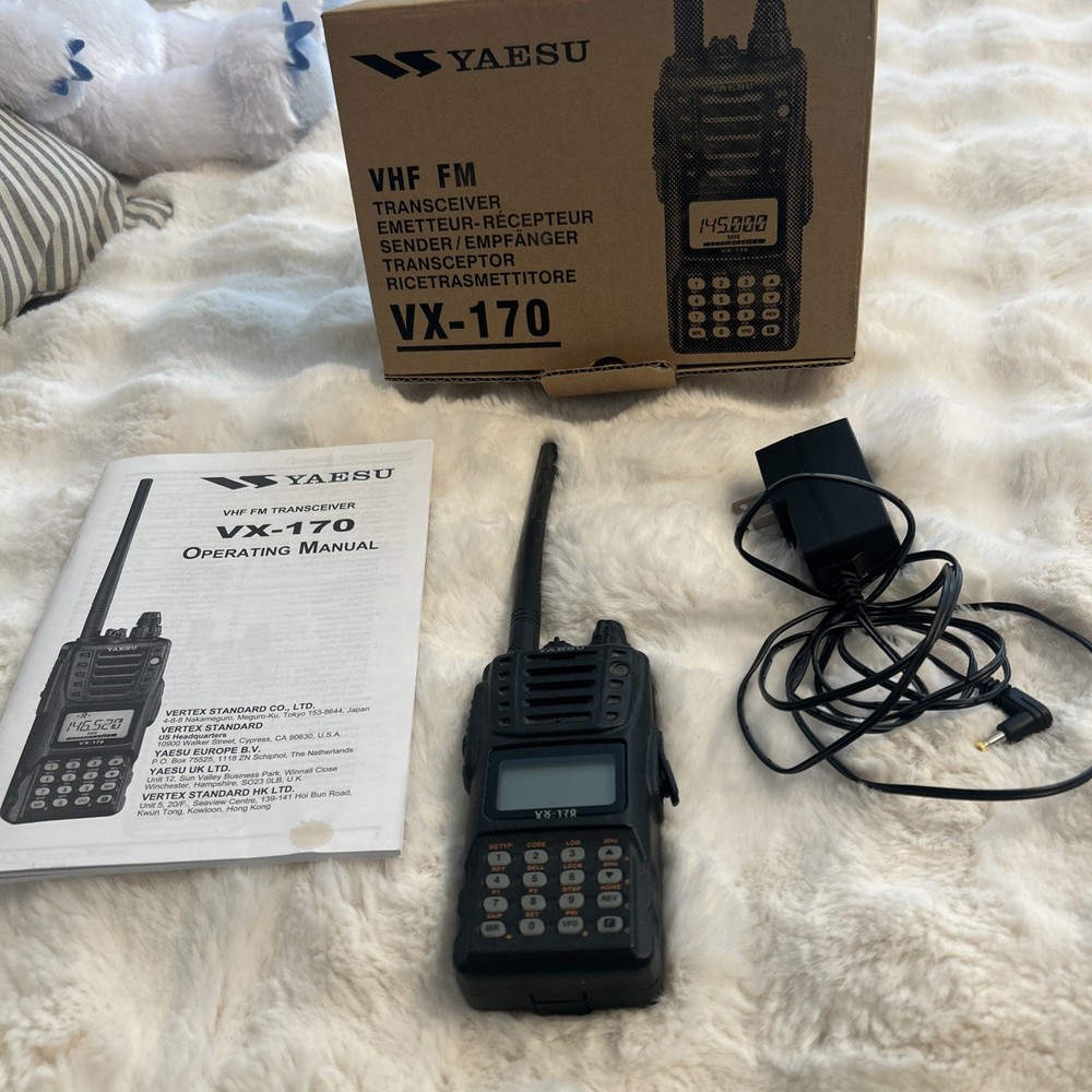 YAESU VX-170 Handheld HAM 144Mhz Only Transceiver