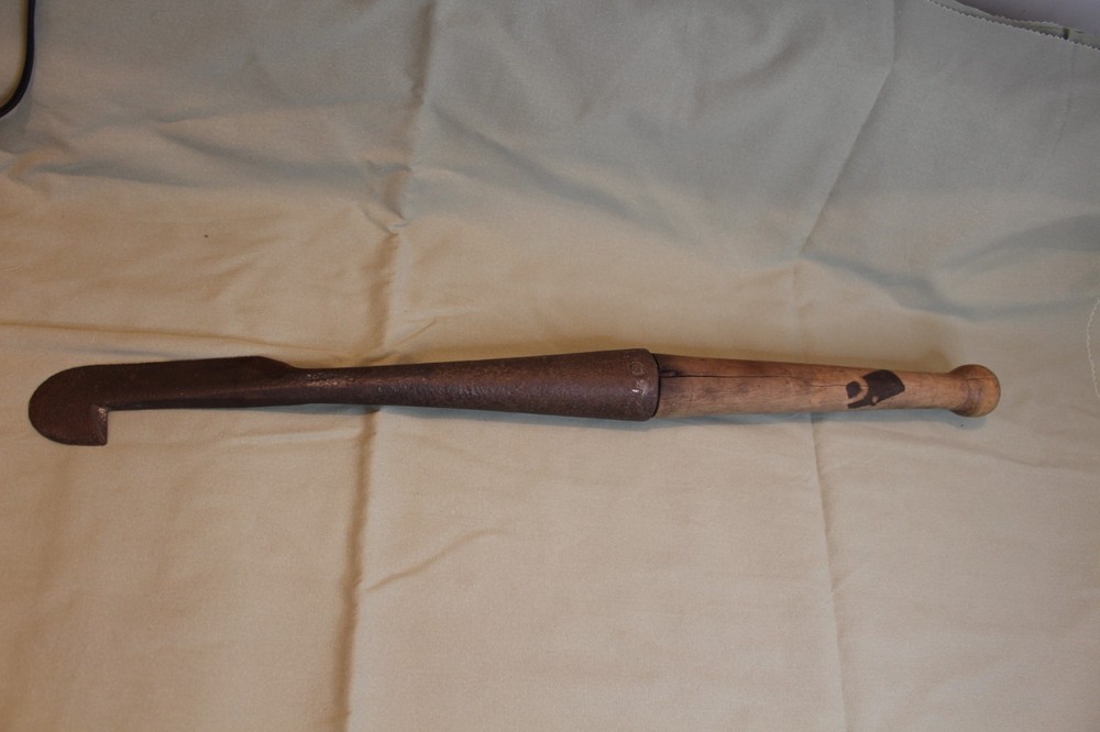 Flensing Tool 26 inches long nice handle
