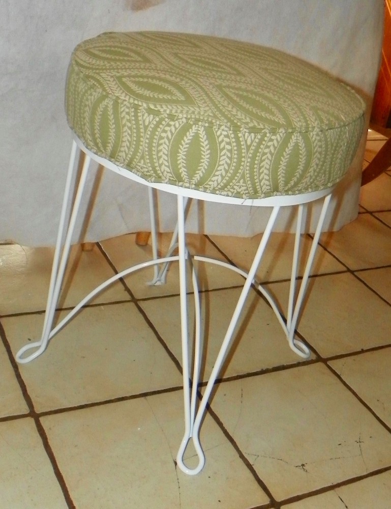 Round Iron Vanity Stool / Bench (VB-28)