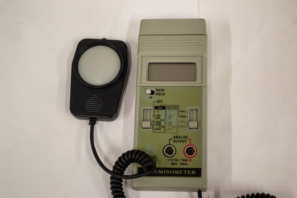 RCC 340 Illuminometer (S7)