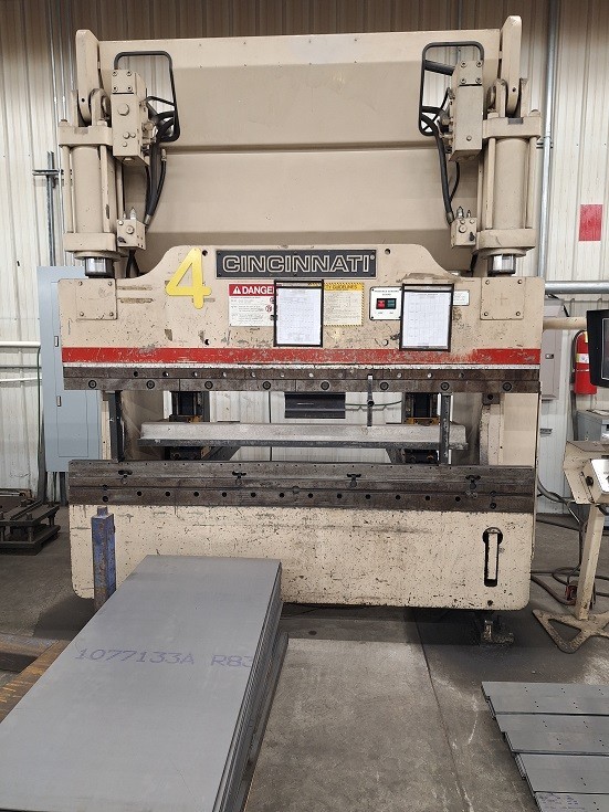 Cincinnati 90 Ton Proform CNC press brake.