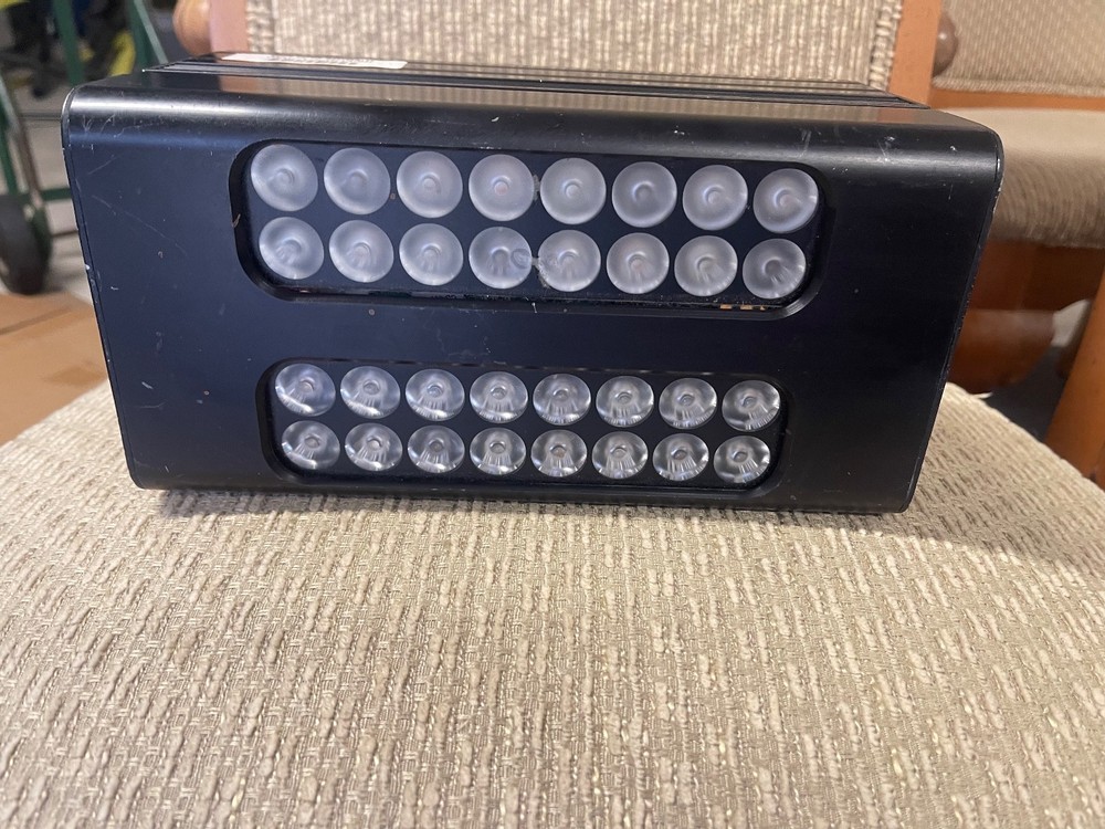 Chroma-Q Color Split CHCS2 - (Used)