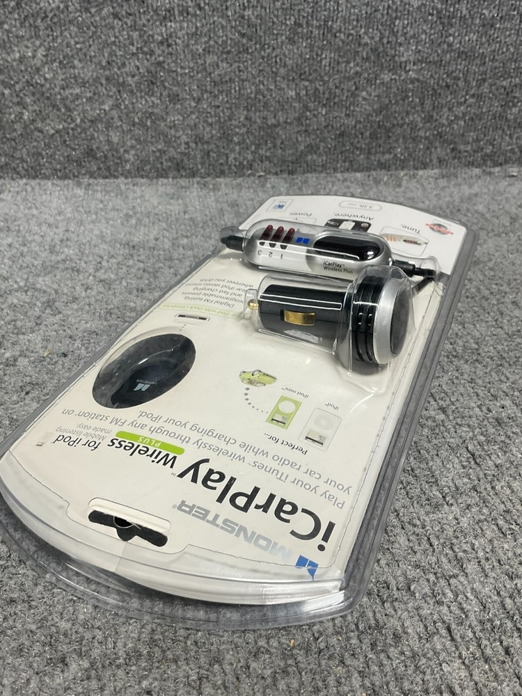 Monster iCarPlay Wireless 😊 FM Transmitter/Charger for iPod