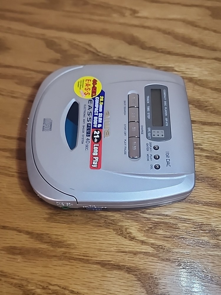 AIWA XP-V70 Personal Portable Discman CD Compact Disc Player - READ