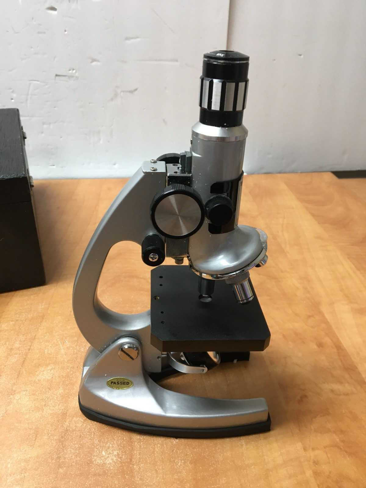 1970s Tasco 50x- 1200x Microscope Set w/ Wood Carry Case 952P parts or repair