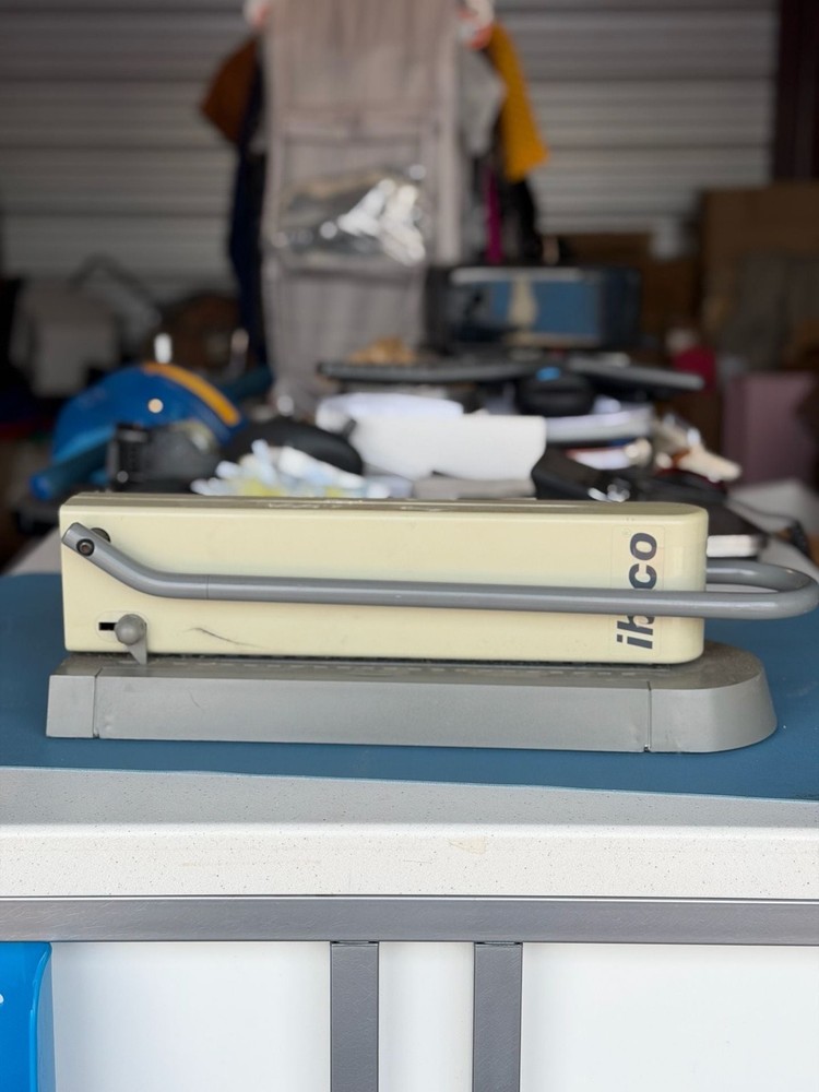 Ibico EB-19 Manual Plastic Comb Binding Machine