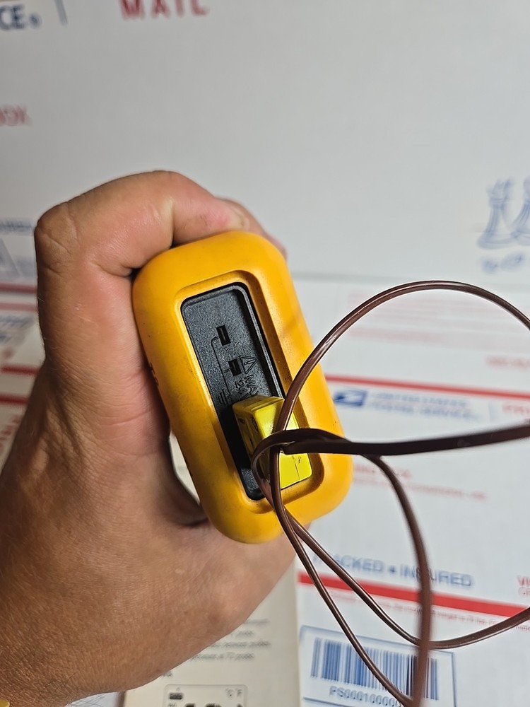 Tektronix DTM520 Dual Channel Digital Testing Thermometer