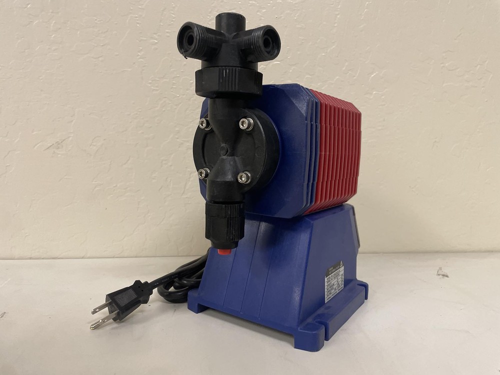 IWAKI WALCHEM EHE31E1-PC E-CLASS METERING PUMP