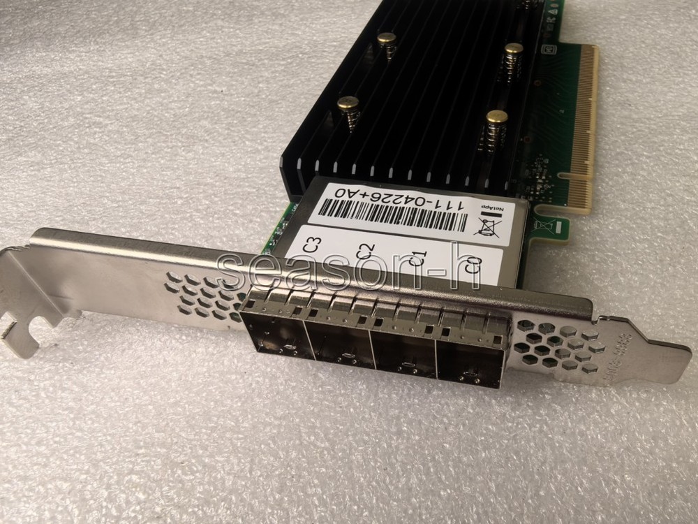 Broadcom LSI 9405W-16e HBA 16 Channel Storage Controller