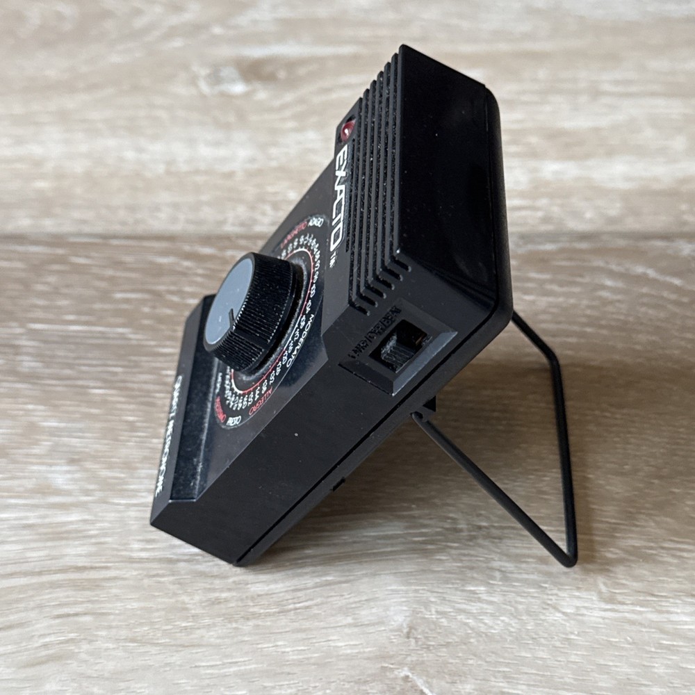 Exacto Quartz Metronome w/ Retractable Stand