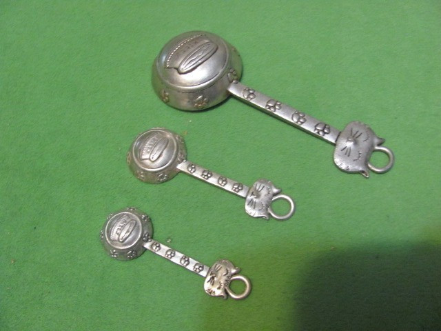 4 Fleur De Lis Silver Metal Measuring Spoons