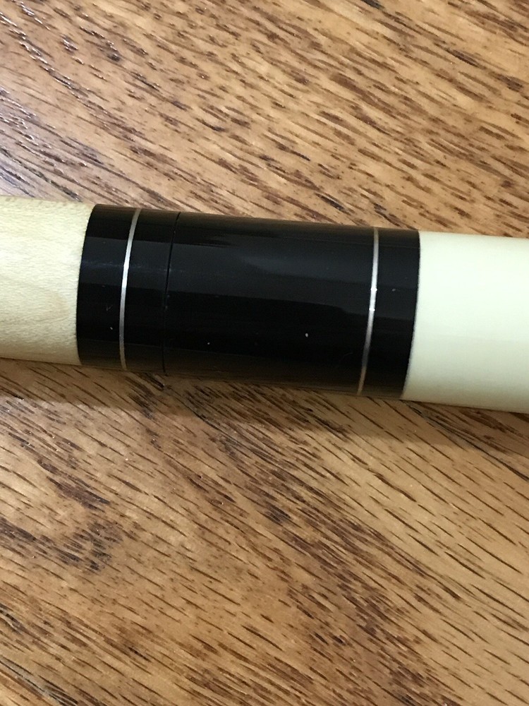 Action Pool Cue And Case ACT71 18 Oz