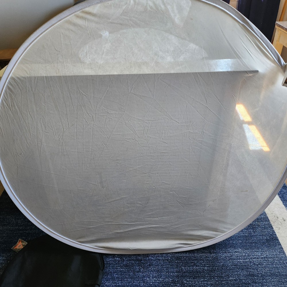 Photoflex 52" White/Silver Light Disc Collapsible Circular Reflector - Large