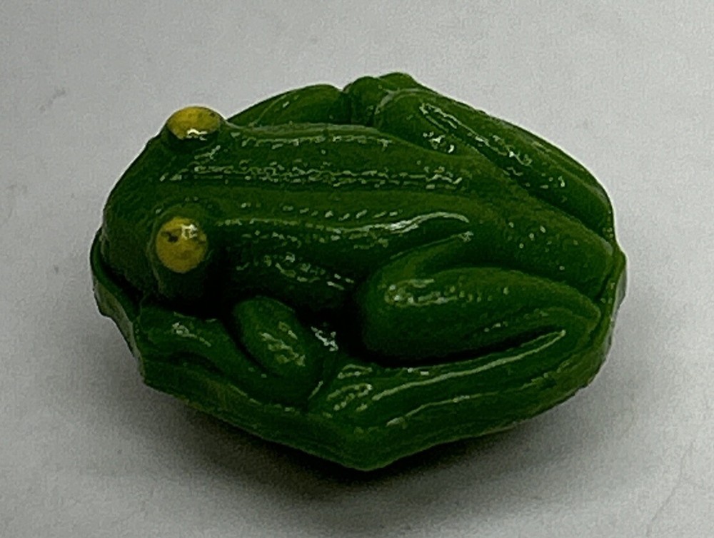 Vintage Sewing Button Plastic Green Frog
