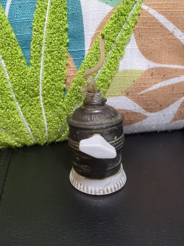 Antique Brass Lamp Socket Light Bulb Holder