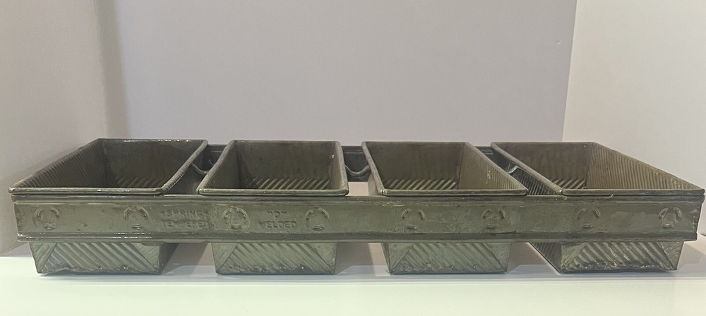 Vintage Bakery Four Loaf Pan