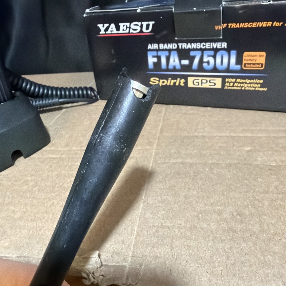 Yaesu FTA-750L Handheld Nav/Com/GPS Transceiver