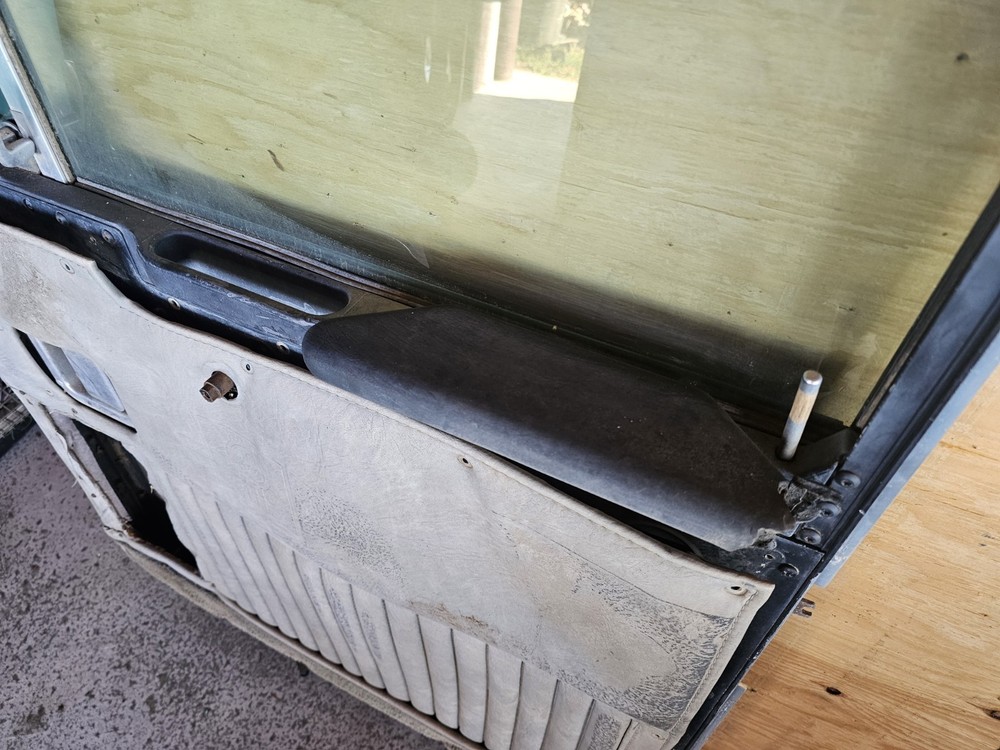 KENWORTH W900 DOOR ASSEMBLY OEM FRONT RIGHT PASSENGER