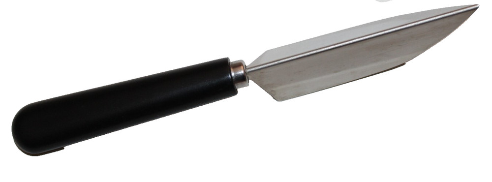The Pampered Chef V-Shaped Cutter #1160