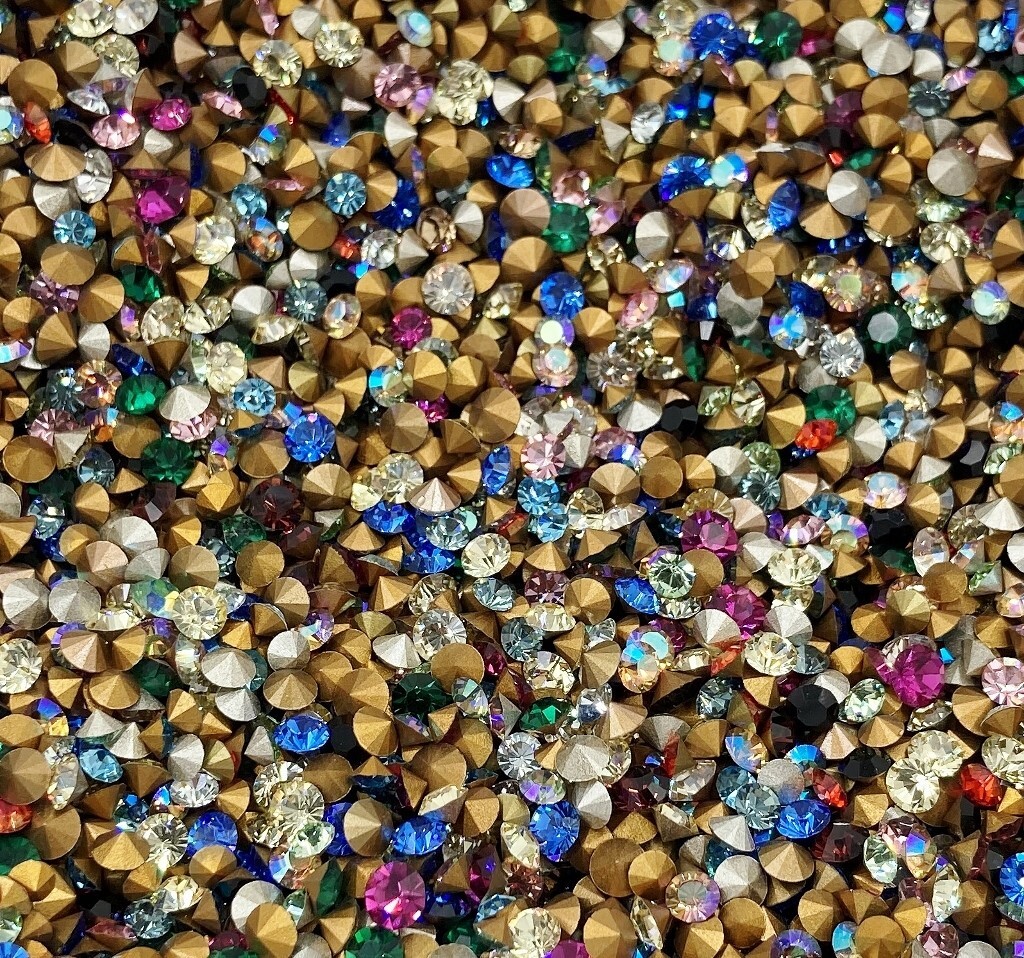 200 Vintage Swarovski Crystal 3mm To 4mm Small Rhinestones - Jewelry Repair J50
