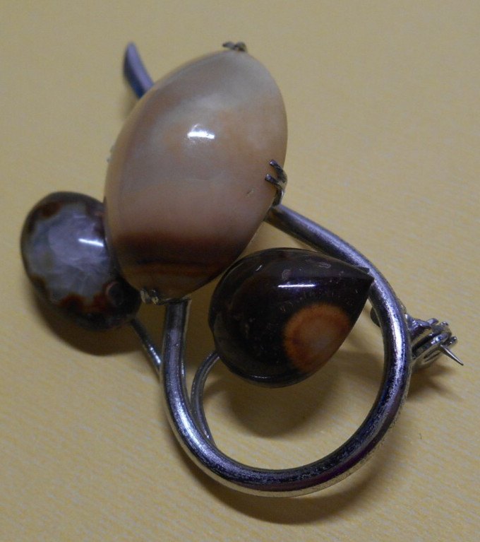 Vintage Silvertone Cabochon Stone Pin Brooch 2”