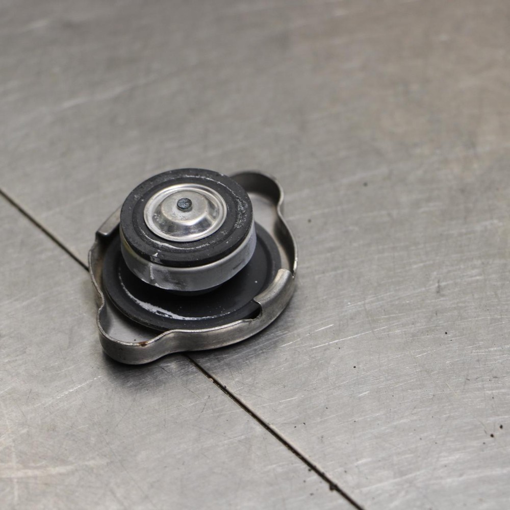 04-05 Honda CBR 1000RR Engine Radiator Cap