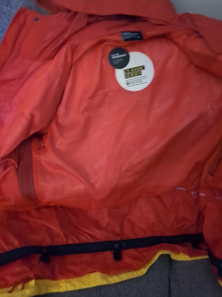 West beach Snowboard Jacket L