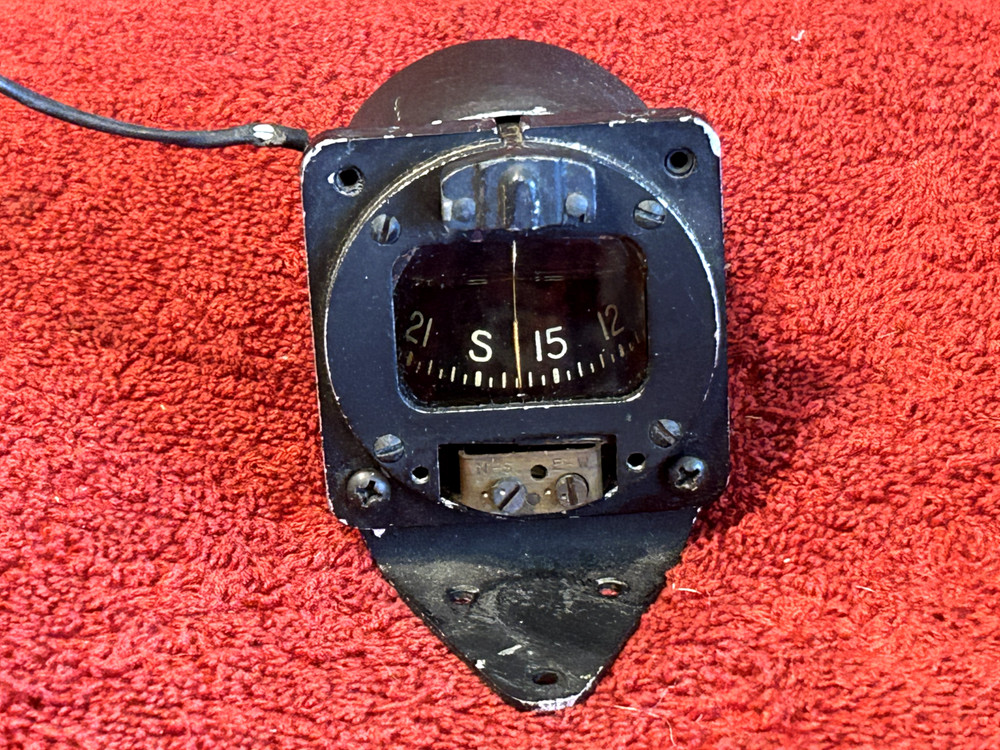 AIRPATH MAGNETIC COMPASS IN CASE