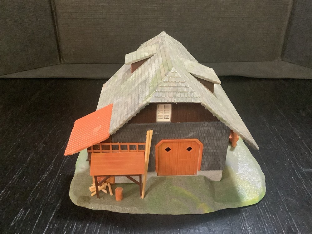 Faller Ams B-283 Forest House, Boxed #020719