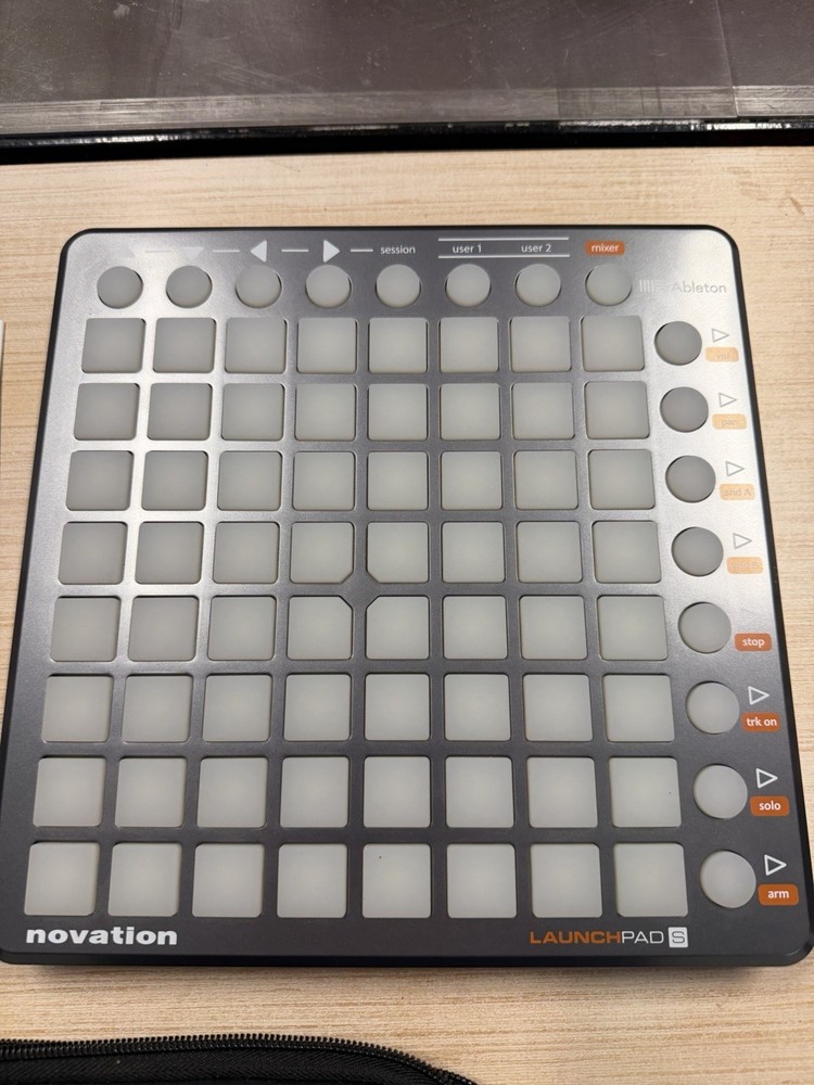 Novation LaunchPad S Midi Controller Cable Included