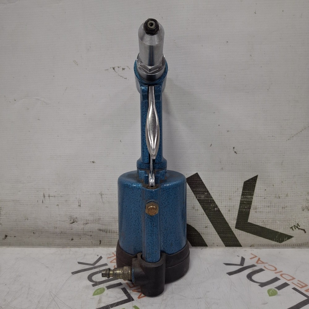 Central Pneumatic Air Hydraulic Riveter