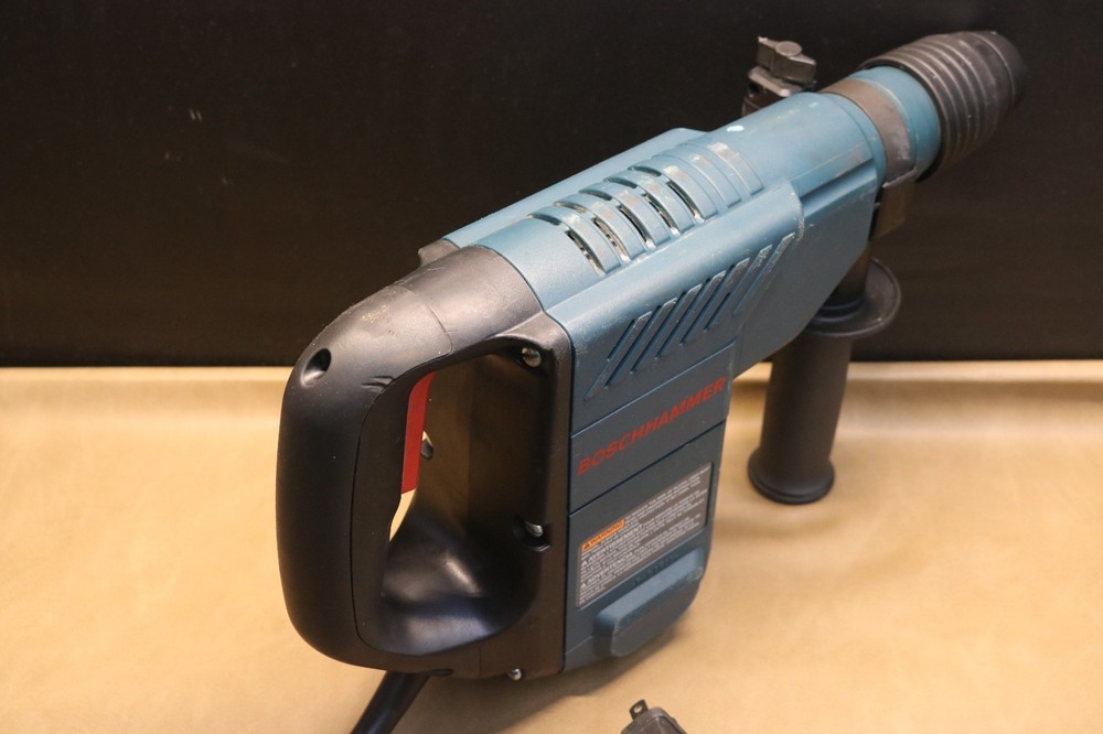 Bosch 11236VS Rotary Hammer Drill with case and bits