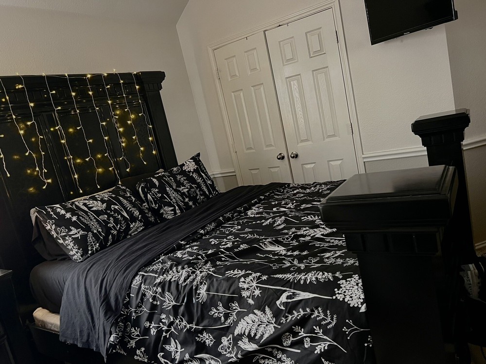 Bedroom Furniture Set