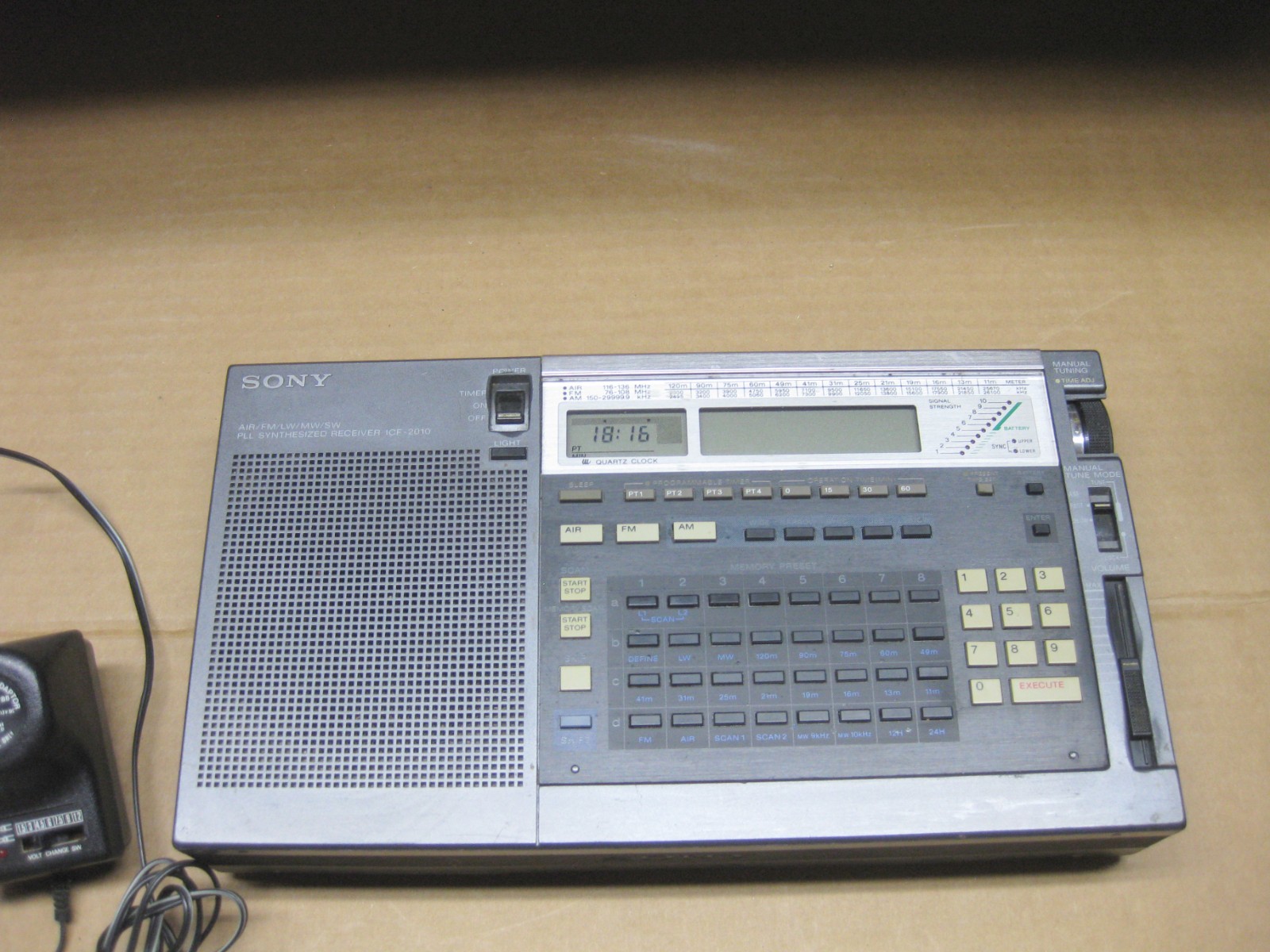 SONY ICF-2010 AIR/FM/LW/MW/SW/PLL Synthesized Receiver Short Wave. Working