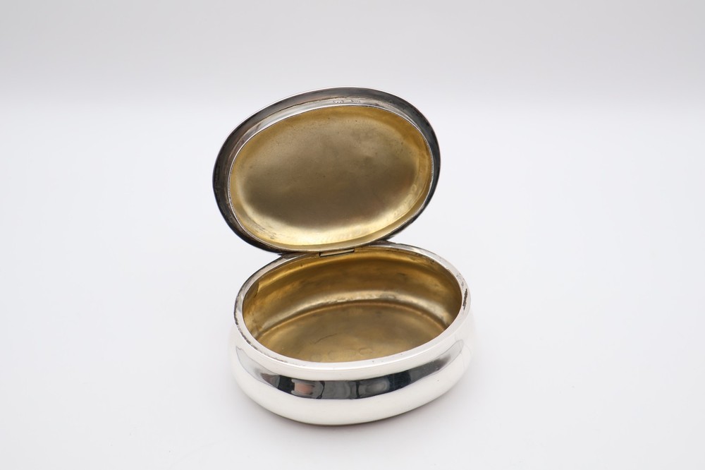 Quality Antique Solid Silver Oval Snuff Box Hallmarked Birmingham 1896