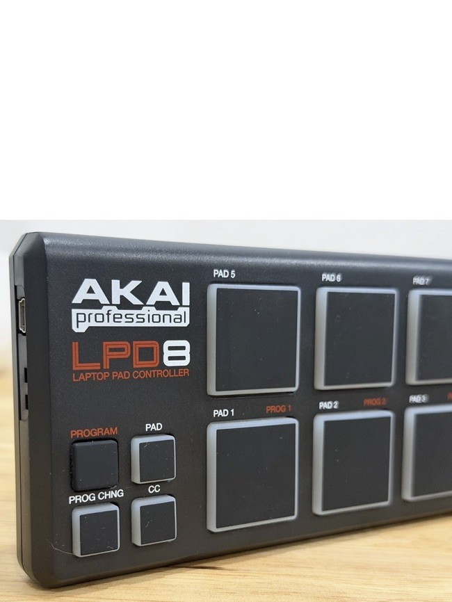AKAI Professional LPD8 Portable USB-powered MIDI Controller