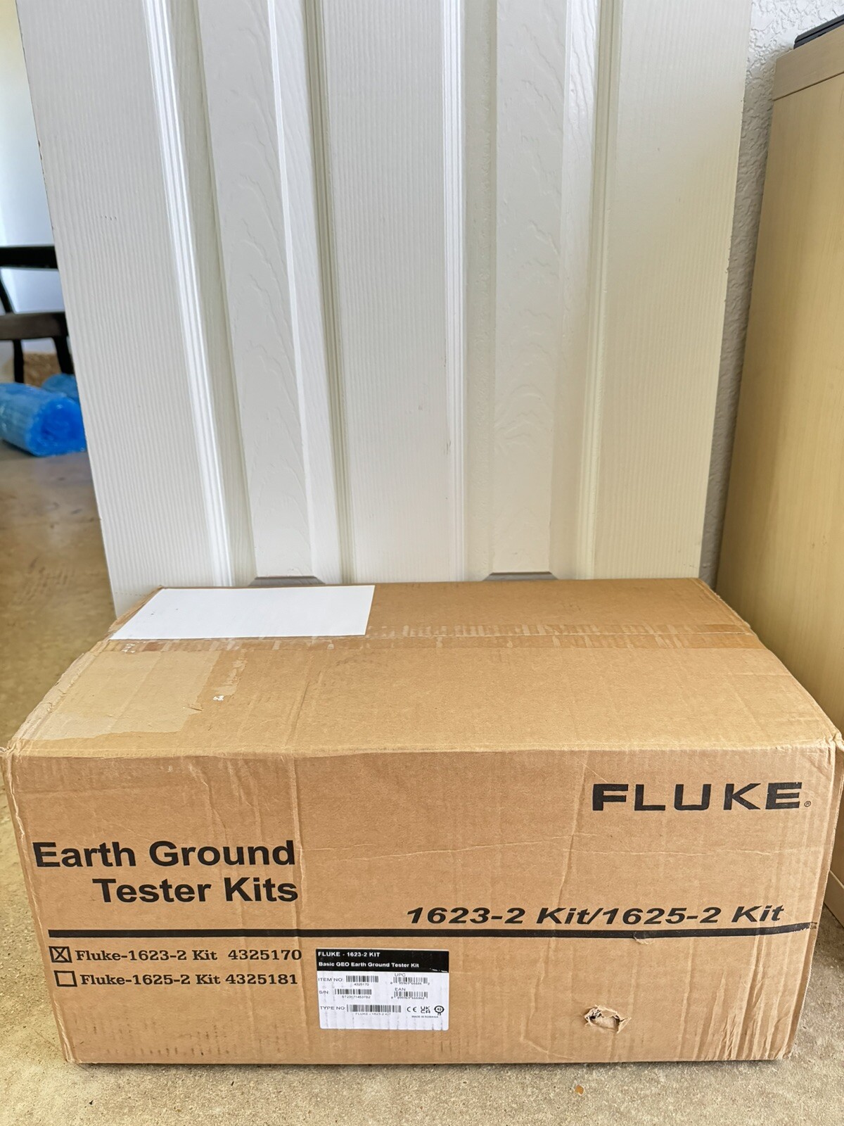 Fluke 1623-2 Earth Ground Tester KIT / NEW FACTORY SEALED / FREE SHIPPING