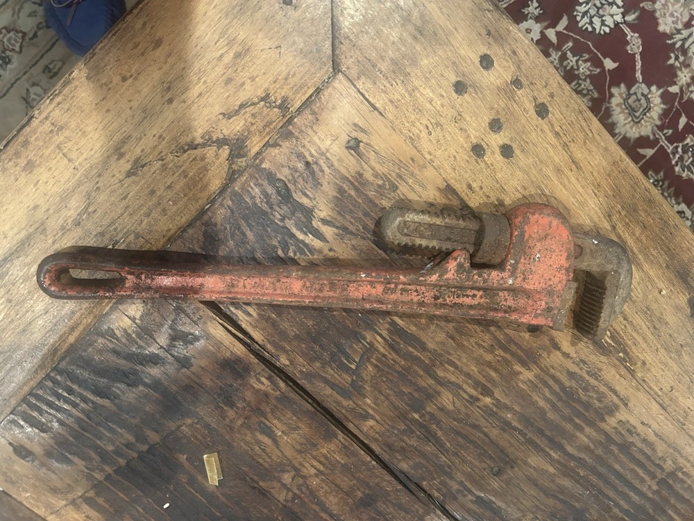 18” Omega Pipe Wrench