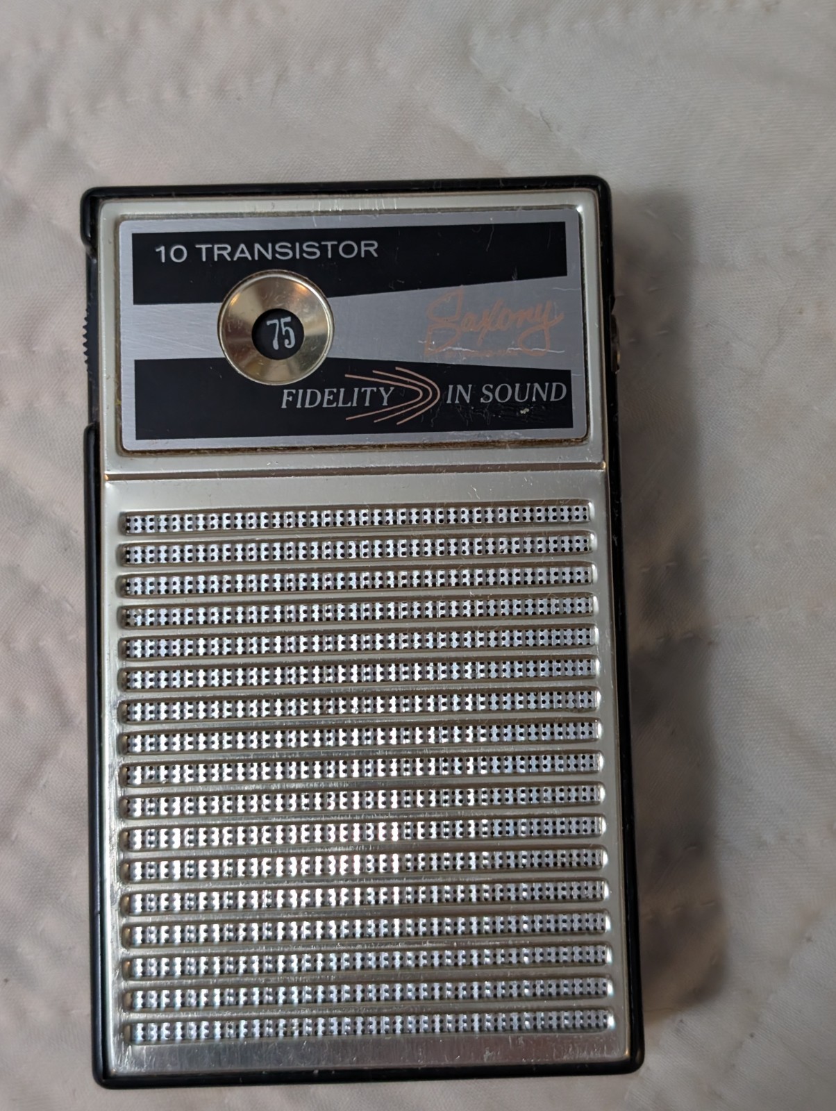 Vintage Saxony 10 Transistor Radio